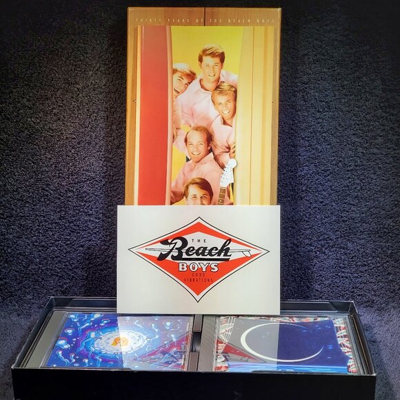 VINTAGE BEACH BOYS FIVE COMPACT DISC BOX SET WITH BOOK COVERING 30 YEARS - Picture 5 of 6